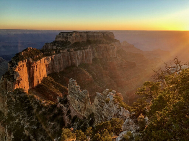 Arizona Borderlands_sunset over the canyon