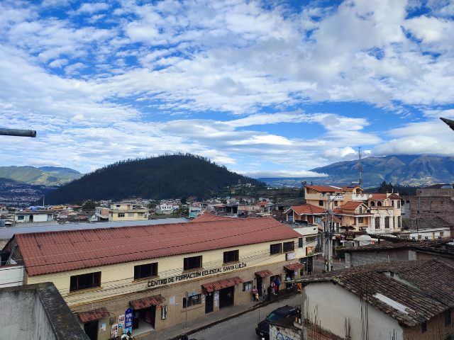 Ecuador_highlands town overlook