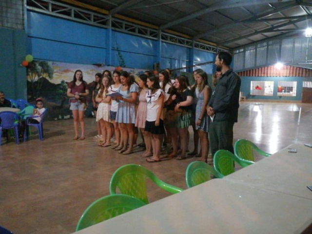 students presenting in community center group