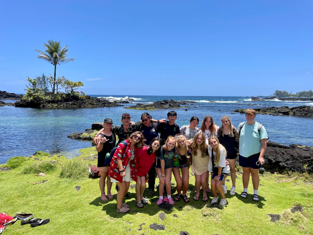 palm tree ocean group photo