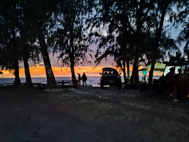 2023-hi-sunset with van